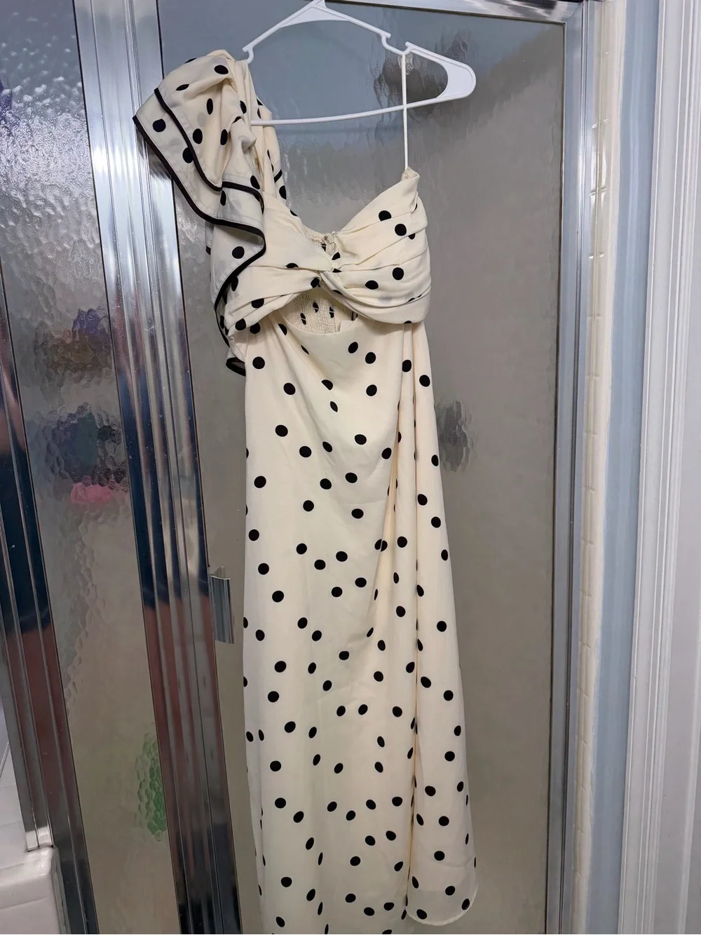 One-Shoulder Cream Polka Dot Maxi Dress with Ruffle Detail - Picture 3 of 5
